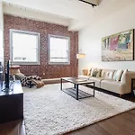 Trendy 2 Bedroom Fishtown Loft Apt.
