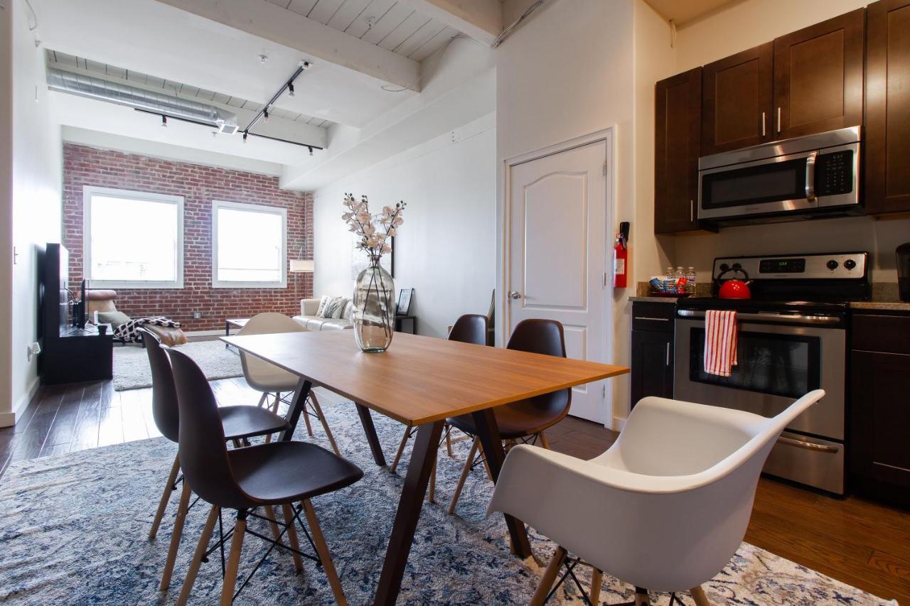 Trendy 2 Bedroom Fishtown Loft Apt.